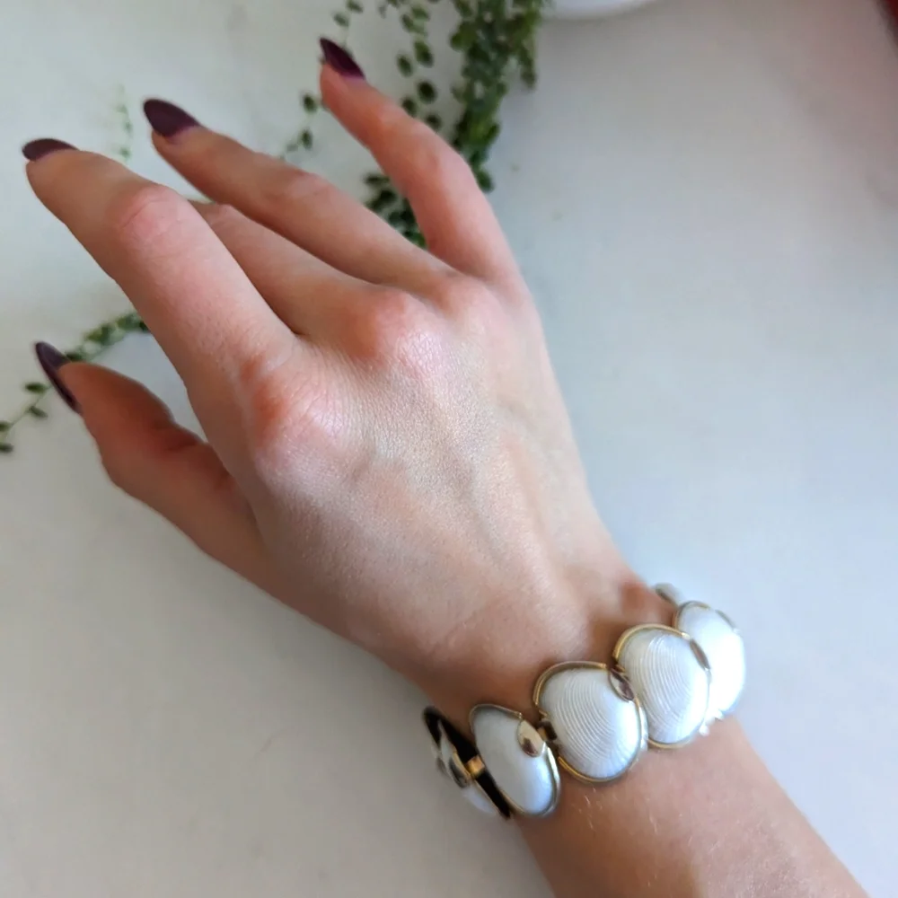 3/$10 Vintage shell bracelet cuff strap, white and gold - Picture 7 of 7